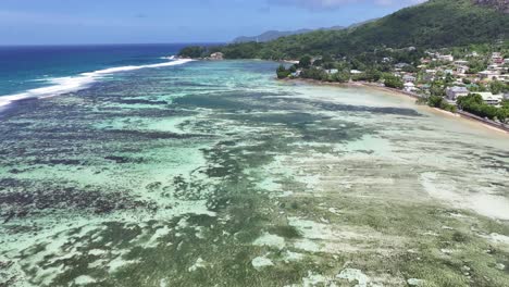 Playa-Anse-Aux-Pins-En-La-Isla-De-Mahe,-Victoria,-Seychelles