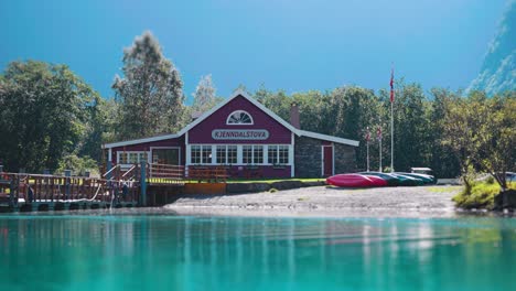 A-famous-Kjendalstova-cafe-on-the-shore-of-the-Loenvatnet-lake