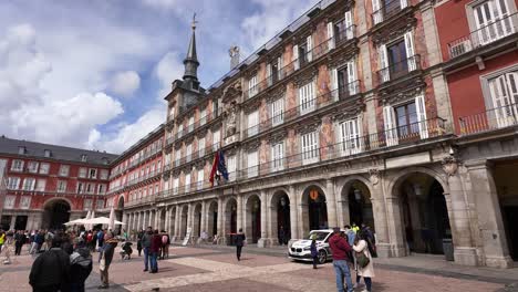 Plaza-Mayor-Von-Madrid,-Ein-Berühmtes-Wahrzeichen-In-Der-Spanischen-Hauptstadt