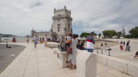 Tourists-at-historic-Lisbon-city-destination,-slow-motion