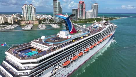 Carnival-Conquest-cruise-ship-leaving-Miami-port