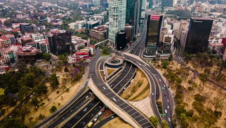 Hyperlapse-Over-Mexico-City-Fuente-De-Petroleos-Site