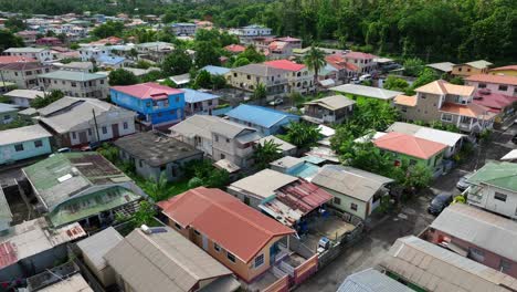 Barrio-Residencial-Colorido-En-El-Caribe