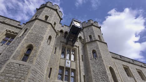 Facade-of-the-Waterloo-Block,-Old-Waterloo-Barracks-for-soldiers,-now-housing-the-Jewels-of-the-British-Crown-at-the-Tower-of-London---London,-England---March-2024