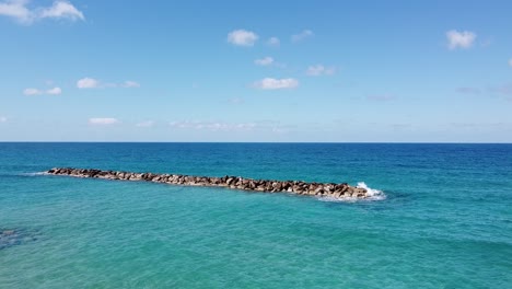 Felsvorsprung-Am-Venus-Beach-In-Paphos