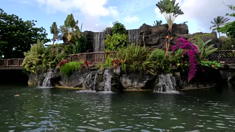 El-Centro-Cultural-Polinesio-Es-La-Principal-Atracción-Turística-Y-Destino-Turístico-De-Honolulu-En-La-Isla-De-Oahu,-Hawái.