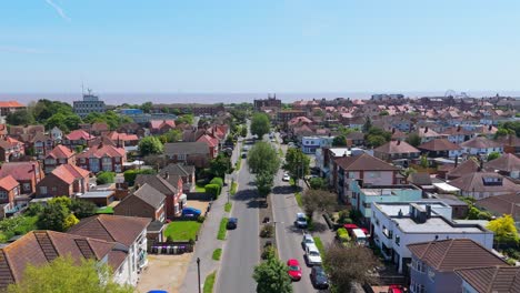 Vistas-Aéreas-Panorámicas-De-La-Ciudad-Costera-De-Skegness-En-La-Costa-De-Lincolnshire,-Inglaterra.