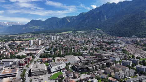 Paisaje-Urbano-De-La-Ciudad-De-Chur-En-Suiza-En-Un-Día-Soleado