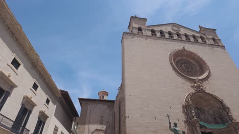 Basilica-de-San-Francisco-exterior-catholic-church-in-Palma,-Mallorca-Spain