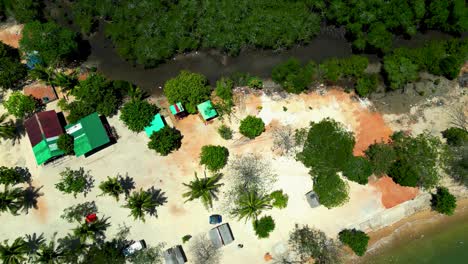 Vista-Aérea-Del-Dron-De-La-Playa-De-Cabo-Desde-Arriba-Y-Desde-Abajo-Sobre-Coron