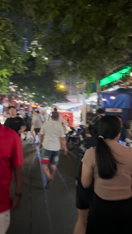 In-Bangkok-Stadt-Benannt-Nach-Seiner-Nacht-Leuchtend-Leuchtenden-Mädchen-Straßenmärkte