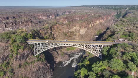 Puente-Sobre-Las-Cataratas-Victoria-En-Matabeleland,-Norte-De-Zimbabwe