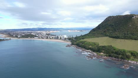 Suburbio-De-Mount-Maunganui-En-Tauranga,-Isla-Norte,-Nueva-Zelanda:-Fotografía-Aérea-Con-Dron