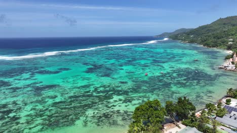 Playa-Anse-Royale-En-La-Isla-Mahe-En-Victoria-Seychelles