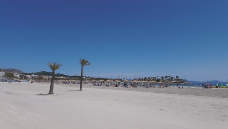 Playa-De-Magaluf-En-Verano-Durante-El-Día,-Destino-Popular-De-Mallorca,-España