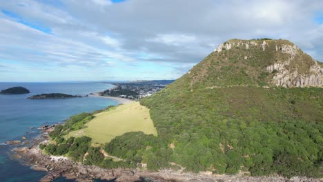 Volcán-Mount-Maunganui-En-Tauranga,-Isla-Norte,-Nueva-Zelanda-(fotografía-Aérea)