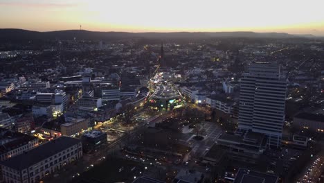 Sonnenuntergang-über-Der-Innenstadt-Von-Kaiserslautern,-Statische-Drohnenansicht