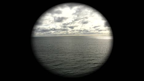 Visor-Espía-Del-Océano-Índico-Desde-La-Playa-De-Cottesloe,-Perth,-Australia-Occidental