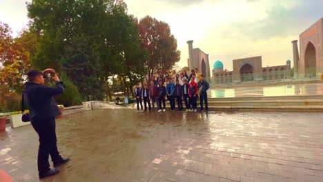 Registan,-Ein-Alter-öffentlicher-Platz-Im-Herzen-Der-Antiken-Stadt-Samarkand,-Usbekistan