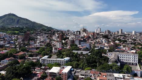 Vista-Aérea-Del-Oeste-De-Cali,-Barrio-De-Normandía,-Colombia.