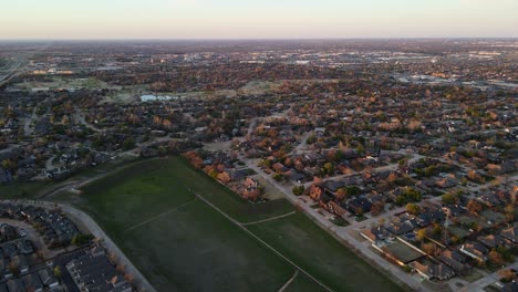 A-Vista-Of-High-End-Homes-At-Suburban-Of-Lake-Hefner-In-Oklahoma-City,-Oklahoma-USA