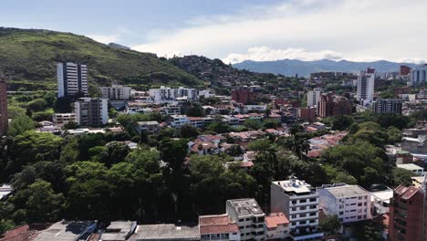 Clear-day-aerial-imagery-of-Cali,-Colombia