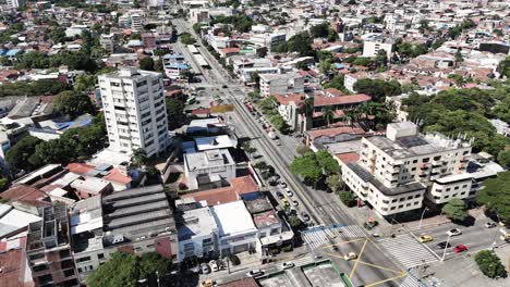 Aerial-view-of-the-renowned-5th-Avenue-in-Cali,-Colombia