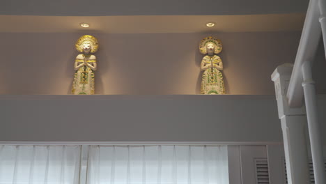 Symbolic-Figurine-Ornaments-Interior-On-InterContinental-Bali-Resort,-Bali-Indonesia