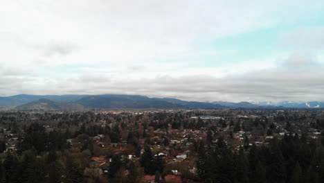 Aerial-video-of-North-Eugene,-Oregon