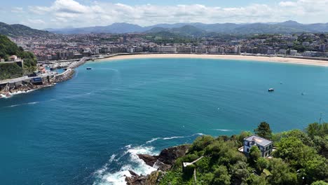 San-Sebastian,-Spanien,-Drohne,-Luftaufnahme-Der-Hauptbucht