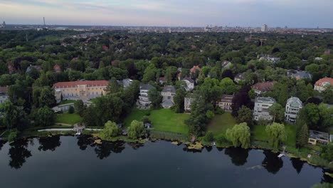 City-blending-with-nature-on-the-shores-of-a-lake,-Berlin-Grunewald-luxury-Mansion-Villas-on-a-lake