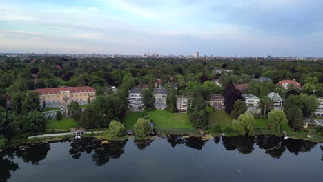 City-blending-with-nature-on-the-shores-of-a-lake,-Berlin-Grunewald-luxury-Mansion-Villas-on-a-lake