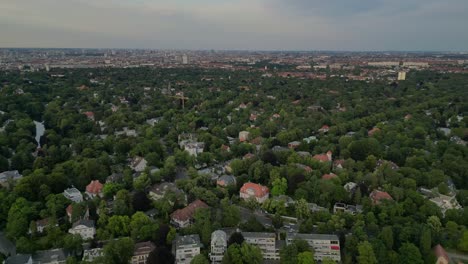 City-blending-with-nature-on-the-shores-of-a-lake,-Berlin-Grunewald-luxury-Mansion-Villas-on-a-lake