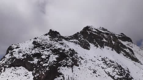 Carihuairazo-Volcano,-a-prominent-peak-in-Ecuador's-Andes