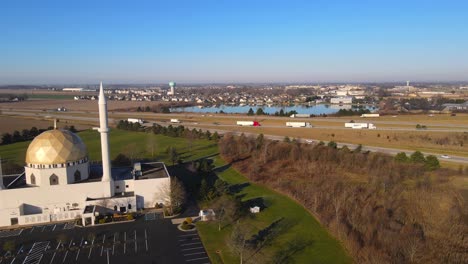 Vista-Aérea-Del-Centro-Islámico-Del-Gran-Toledo,-Perrysburg,-Ohio,-EE.UU.