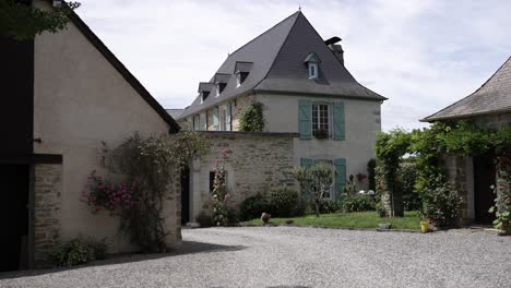 Rinderschlachthof-In-Der-Ländlichen-Gegend-Von-Pau,-Frankreich,-Dolly-Rechts-Geschossen