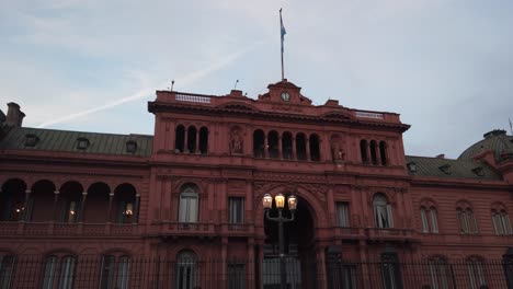 Toma-De-Establecimiento-En-La-Casa-Rosada-De-Argentina,-Edificio-Gubernamental-Emblemático-De-Viajes