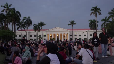 Besuchermenge-In-Der-Altstadt-Von-Jakarta