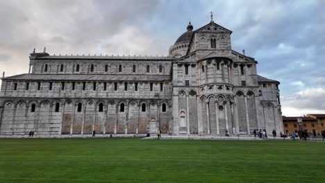 Domplatz,-Schiefer-Turm-Von-Pisa-Instabiles-Fundament-Gebäude-Wahrzeichen,-Italien