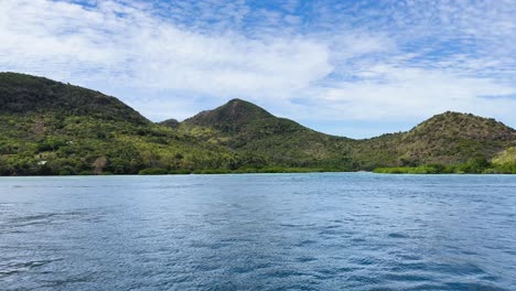 Video-Aufgenommen-Von-Einem-Boot,-Das-Um-Palawan-Auf-Den-Philippinen-Segelt