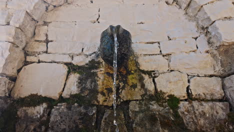 Small-Ancient-Natural-Drinking-Water-Fountain-In-Athens,-Greece