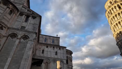 Leaning-Tower-of-Pisa,-Cathedral-Square-in-Italy,-medieval-touristic-attraction