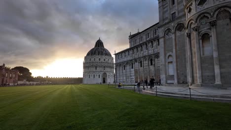 Sonnenaufgang-Sonnenuntergang-Domplatz-Von-Pisa-Marmor-Wahrzeichen-Schiefer-Turm,-Italien