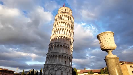 Leaning-Tower-of-Pisa-marble-landmark-with-unstable-foundation,-Italy