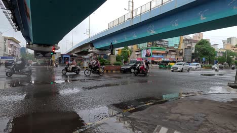 After-the-rains-in-the-city,-vehicular-traffic-seems-to-have-eased