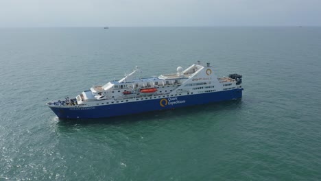 Quark-Expeditions-old-passenger-vessel-Ocean-Diamond-at-anchor-offshore-Uruguay