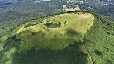 Distant-drone-footage-of-the-Puy-de-Come-volcano-crater-in-the-Auvergne