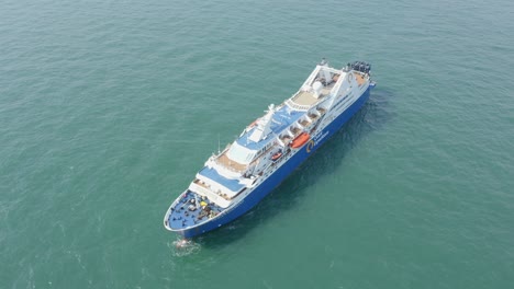 Quark-Expeditions-old-passenger-vessel-Ocean-Diamond-at-anchor-offshore-Uruguay