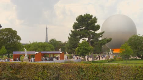 Innovative-Olympische-Kesselflammen-Während-Der-Olympischen-Spiele-2024-Im-Jardin-Des-Tuileries-In-Paris,-Frankreich