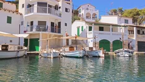 Entering-the-port-of-Cala-Figuera